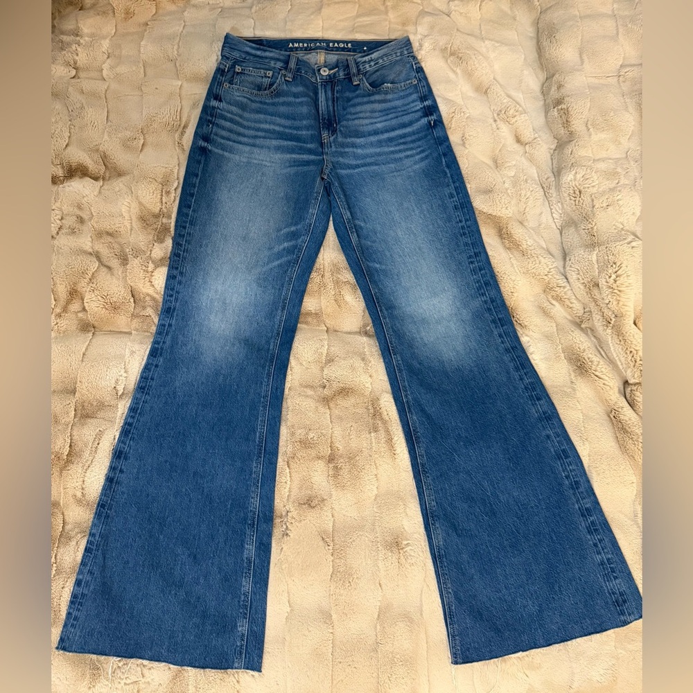 NWT American Eagle low rise baggy flare jeans Size 0